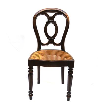 Καρέκλα γραφείου με ψάθινο κάθισμα του πρωθυπουργού της Ελλάδας Χαρίλαου Τρικούπη, τέλη 19ου αι.
