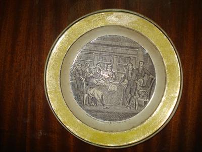 &quot;COMITE GREC PRESIDE PAR M.r DE CHATEAUBRIAND&quot;. &quot;Ελληνικό κομιτάτο με πρόεδρο το Σατωβριάνδο&quot;. Πιάτο με φιλελληνική παράσταση του Charles-Henri Loeillot-Hartwig, κατασκευασμένο από το εργοστάσιο Montereau, Γαλλία, [1826-1833].