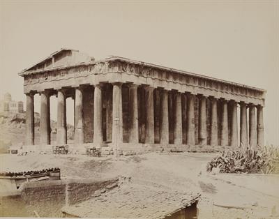 Η βορειονατολική άποψη του ναού του Ηφαίστου (Θησείο) στην Αθήνα. Φωτογραφία των Αδελφών Ρωμαΐδη, περ. 1890.