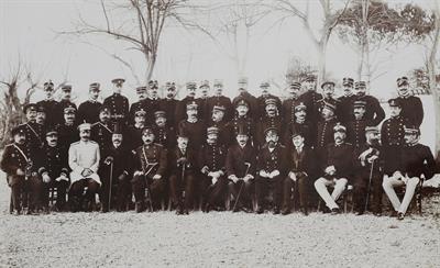 Κρήτη. Οι πρόξενοι και αξιωματικοί των Μεγάλων Δυνάμεων. Φωτογραφία, 1907-1909.