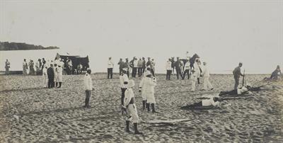 Κρήτη. Διεθνή στρατεύματα. Αγώνες σκοποβολής αξιωματικών στην παραλία. Φωτογραφία, 1907-1909.