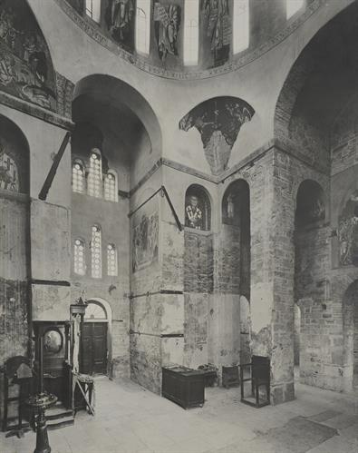Μονή Δαφνίου, Αθήνα. Το εσωτερικό του ναού. Φωτογραφία του Carl Siele, 1910. Εκτέθηκε στη Διεθνή Έκθεση της Ρώμης του 1911.