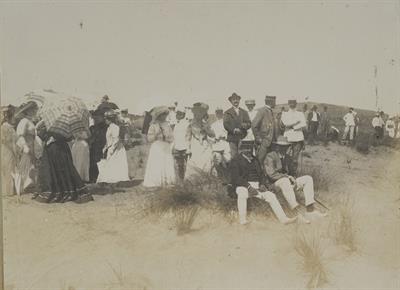 Κρήτη. Συγκέντωση κυριών. Φωτογραφία, 1907-1909.