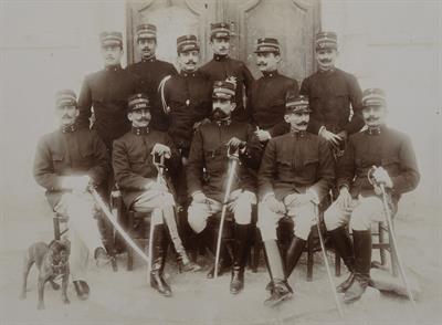 Κρήτη. Ο Διοικητής και οι αξιωματικοί του 2ου Τάγματος της Κρητικής Πολιτοφυλακής. Κατεχάκης, Διαλισμάς, Κάντας, Δάσσιος, Μάνεσσης (διοικητής), Λευτζιτουνιάτης. Φωτογραφία, 1907-1909.