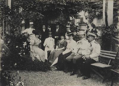 Κρήτη. Δεξίωση στον κήπο της Αγγλικής πρεσβείας. Φωτογραφία, 9 Μαϊου 1907.