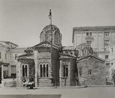 Αθήνα. Εκκλησία της Καπνικαρέας, άποψη από τα ανατολικά. Φωτογραφία του Carl Siele, 1910. Εκτέθηκε στη Διεθνή Έκθεση της Ρώμης του 1911.