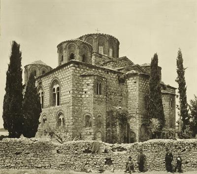 Άρτα, Ήπειρος. Η εκκλησία της Παναγίας της Παρηγορήτισσας, άποψη από τα νοτιοανατολικά. Φωτογραφία του Carl Siele, 1910. Εκτέθηκε στη Διεθνή Έκθεση της Ρώμης του 1911.