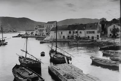 Kefalonia Island. Photographic copy from a glass plate of Fred Boissonnas, c. 1903-1923. The glass plate is at the Museum of Photography in Thessaloniki.