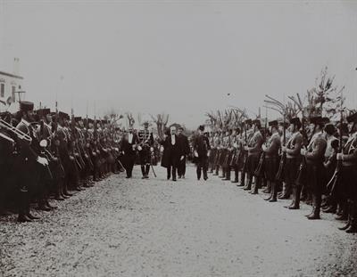 Κρήτη. Η ορκωμοσία του Ύπατου Αρμοστή Αλέξανδρου Ζαΐμη. Άφιξη στη συνέλευση. Φωτογραφία, 8 Φεβρουαρίου 1907.