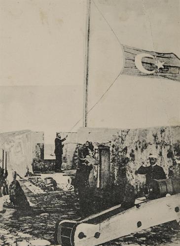 Επιθεώρηση της Κρητικής χωροφυλακής από τον πρίγκιπα διάδοχο Κωνσταντίνο. Επιστολικό Δελτάριο, 1898.