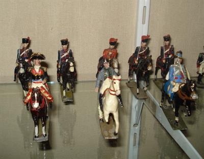 Μολυβένιο επιχρωματισμένο ομοίωμα που αναπαριστά έφιππο του γαλλικού στρατού κατά τους Ναπολεόντειους πολέμους (1803-1815)