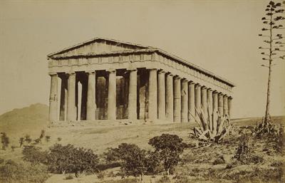 Η νοτιοδυτική όψη του Ναού του Ηφαίστου στην Αρχαία Αγορά της Αθήνας. Φωτογραφία.