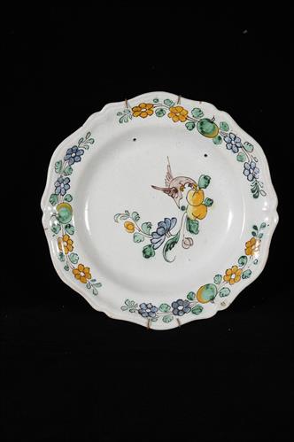 Decorative plate. Italy (?), late 18th - early 19th century.