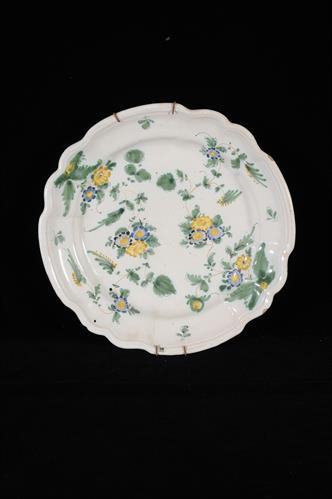 Decorative plate. Italy (?), late 18th - early 19th century.