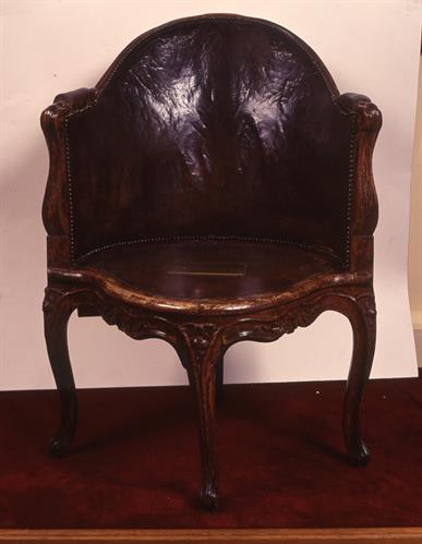 Ξύλινη πολυθρόνα (&quot;εδώλιον&quot;) του Αδαμαντίου Κοραή (1748-1833)