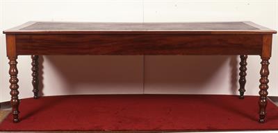 Ξύλινο τραπέζι που χρησιμοποιούσε ως γραφείο επί 40 χρόνια ο Χαρίλαος Τρικούπης