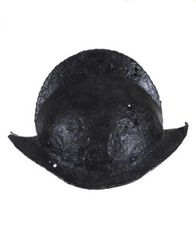 Κράνος (Morion) του 16ου αιώνα από τη συλλογή πανοπλιών  που ανακαλύφθηκαν  το 1840 σε εντοιχισμένη θολωτή κρύπτη του τείχους της Χαλκίδας.