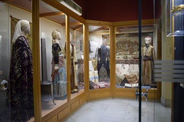 16-22/7/2024: the NHM folk art collection areas will be closed